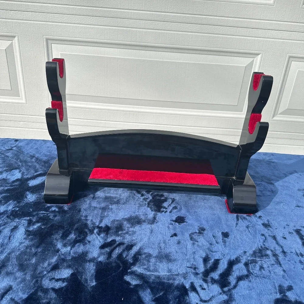 Double Sword Stand Black Lacquer and Red Velvet